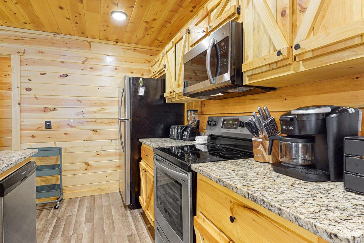Villa Knotty Escape à Gatlinburg Extérieur photo
