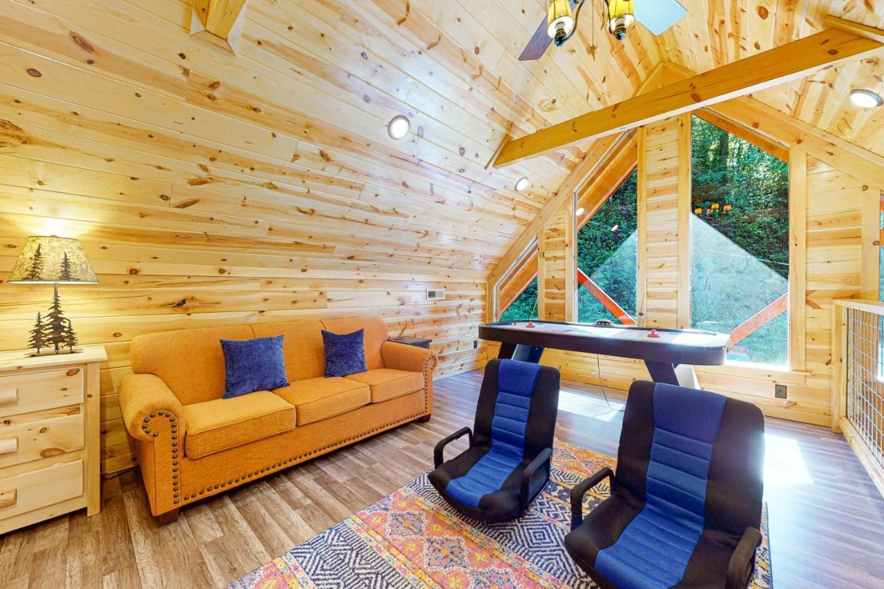 Villa Knotty Escape à Gatlinburg Extérieur photo