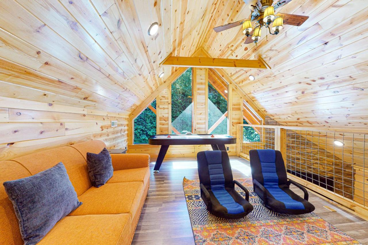Villa Knotty Escape à Gatlinburg Extérieur photo